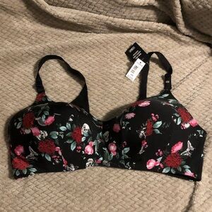 Torrid Wirefree Bra black w/floral motif, 40D, NWT